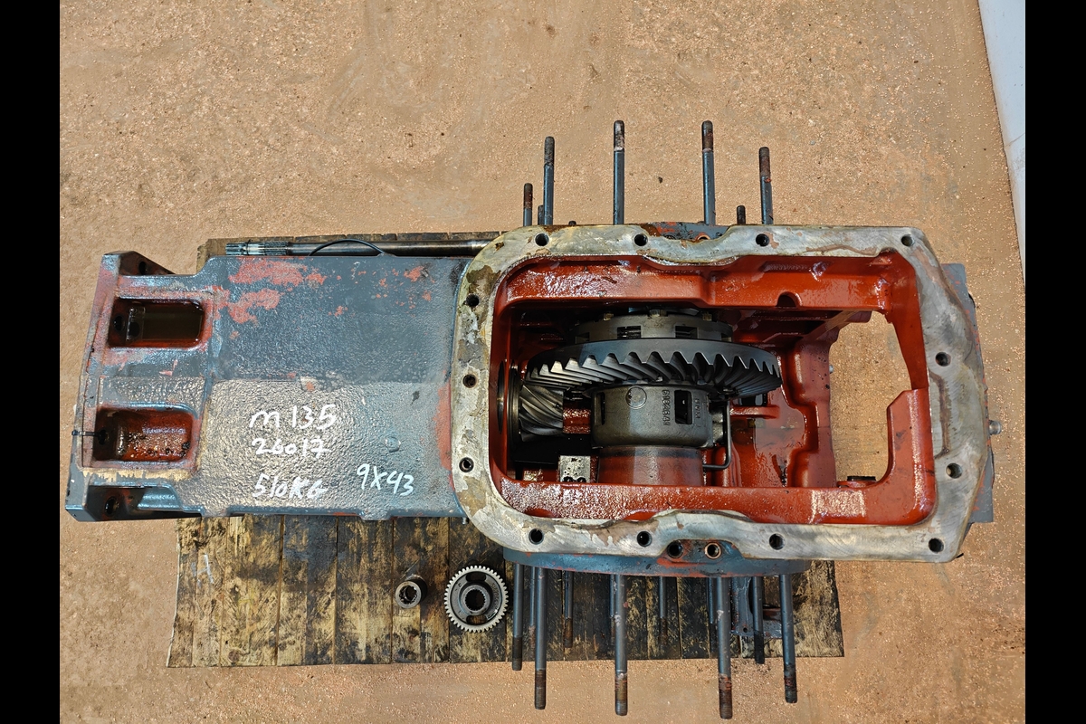 Transmisie spate New Holland M135 (1997)