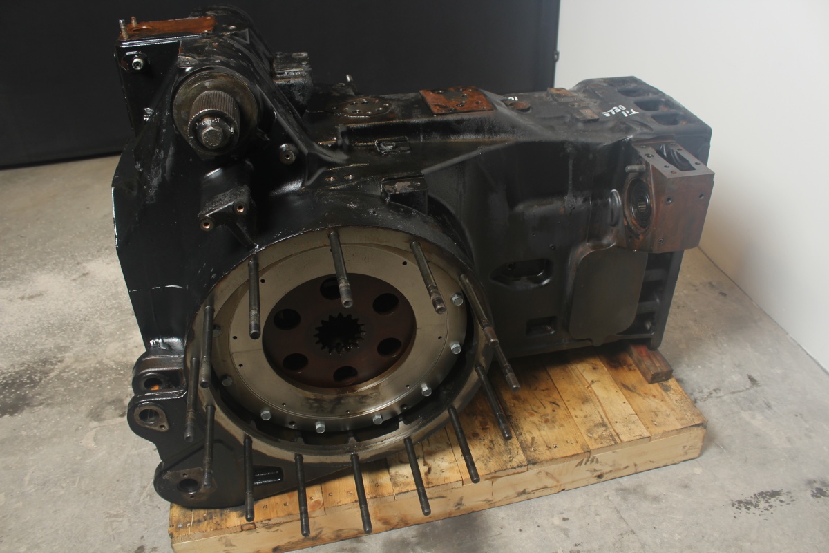 Transmisie spate Case Optum 300 (2017)
