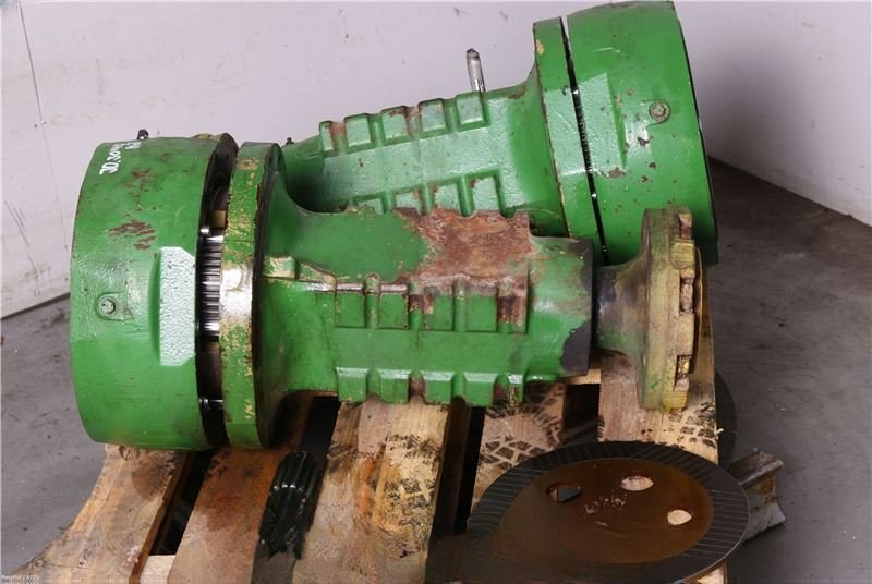 Axa spate dreapta John Deere 3040 4wd